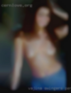 Vajina swingers personal showing gisl while doing urin.